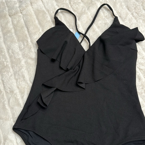 Cupshe Ruffle One Piece - Picture 3 of 5